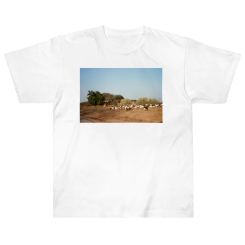 バガンの山羊飼い ヘビーウェイトTシャツ
