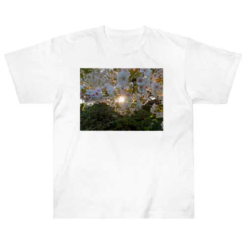 桜満開 - Backlit Sakura - ヘビーウェイトTシャツ