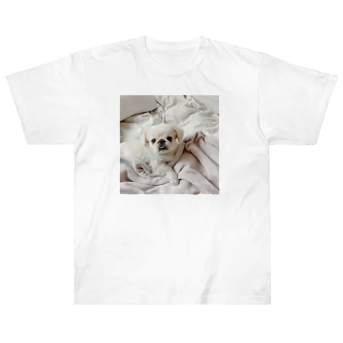 添い寝に誘う犬 ヘビーウェイトTシャツ