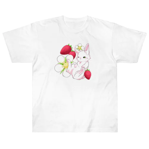 うさぎとイチゴ Heavyweight T-Shirt