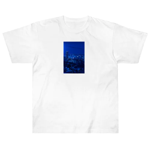 綺麗な青い背景の夜景 ヘビーウェイトTシャツ