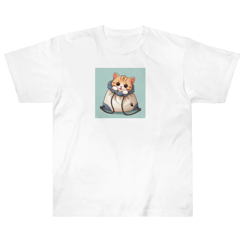 巾着袋に入った可愛い子猫🩷 ヘビーウェイトTシャツ