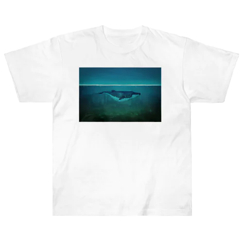 シロナガスクジラと海に沈んだ都市 ヘビーウェイトTシャツ