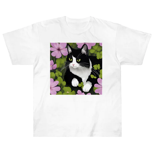 ハチワレ白黒猫とオキザリス Heavyweight T-Shirt