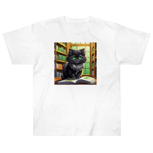 図書室の黒猫02 Heavyweight T-Shirt