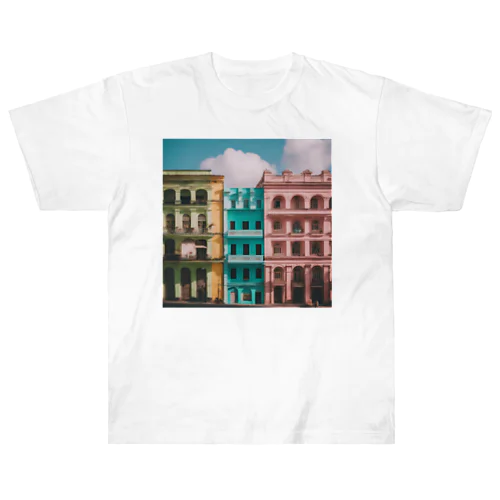 イタリアのカラフルな街並み Heavyweight T-Shirt