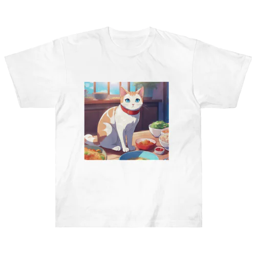 ご飯の前で座り込む仕草の猫 Heavyweight T-Shirt