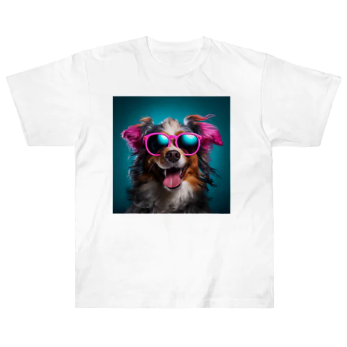 サングラスをかけた、かわいい犬 Marsa 106 ヘビーウェイトTシャツ