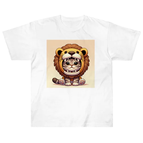 ライオンのフードが座っている子猫 ヘビーウェイトTシャツ
