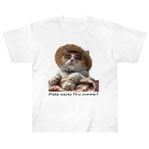 夏の日差しを満喫する可愛い猫ちゃん Heavyweight T-Shirt