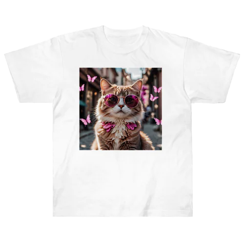 かわいいピンクのバタフライサングラスがおしゃれな猫ちゃん Heavyweight T-Shirt