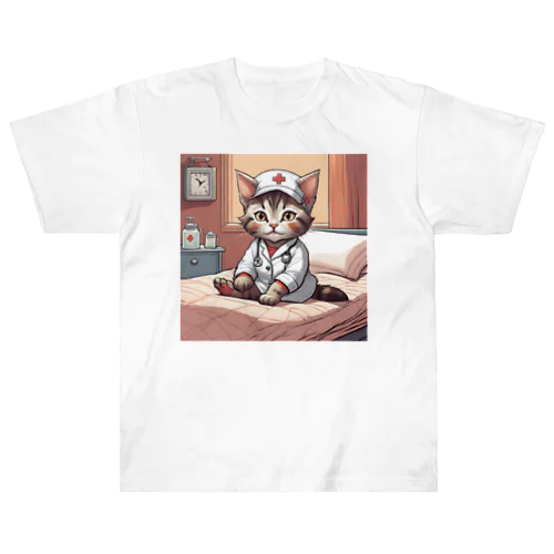 看護師気分の子猫1 Heavyweight T-Shirt