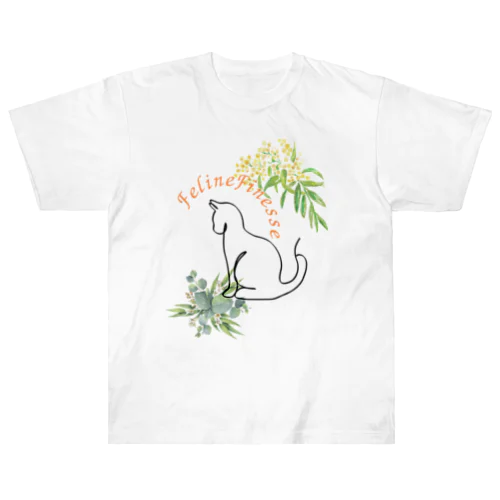 花を見つめる猫 ヘビーウェイトTシャツ