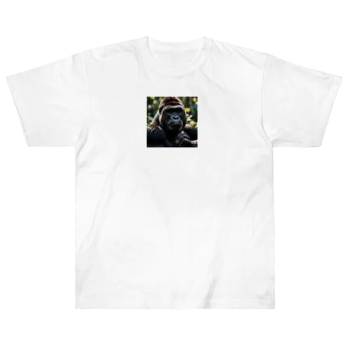 ぼんやりしているゴリラ Heavyweight T-Shirt