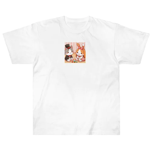 ネコとウサギの戯れ Heavyweight T-Shirt