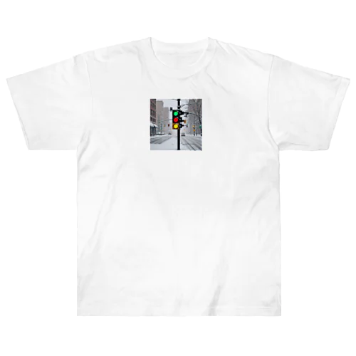 「とある国の冬の信号」 Heavyweight T-Shirt