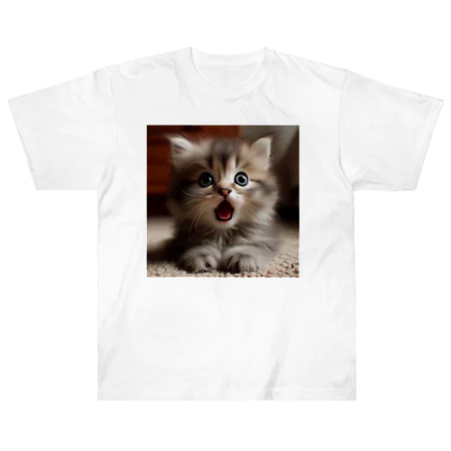 ビックリした子猫 Heavyweight T-Shirt