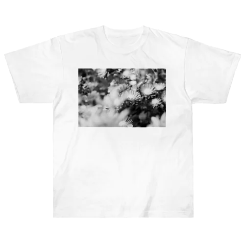 モノクロフラワー（キク） Heavyweight T-Shirt