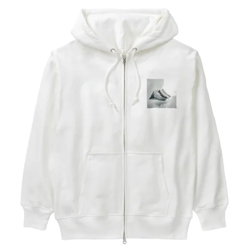 清潔感あふれる白いスニーカー Heavyweight Zip Hoodie