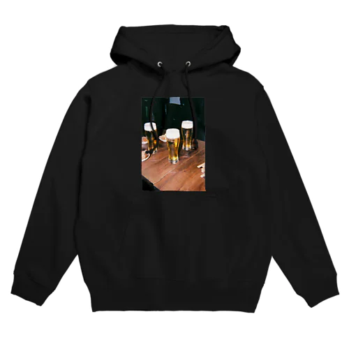 正直ビールは色で飲んでる Hoodie