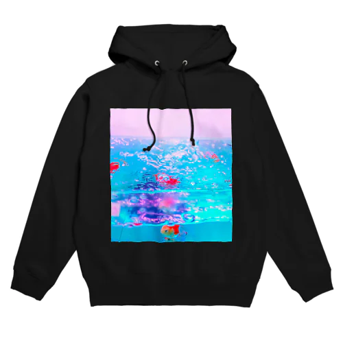 胸に金魚鉢を抱える Hoodie