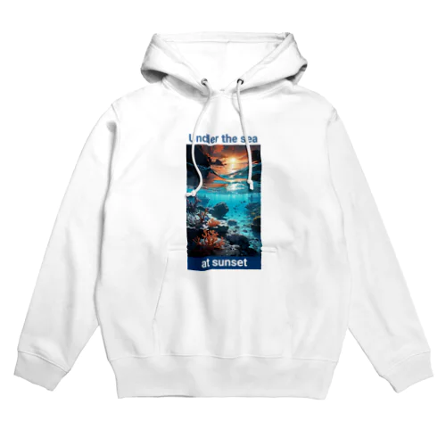 夕暮れの海の底！Under the SEA at sunset Hoodie