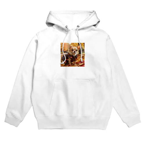 鮮やかな紅葉の中で、チワワは華やかな装いでお披露目 Hoodie