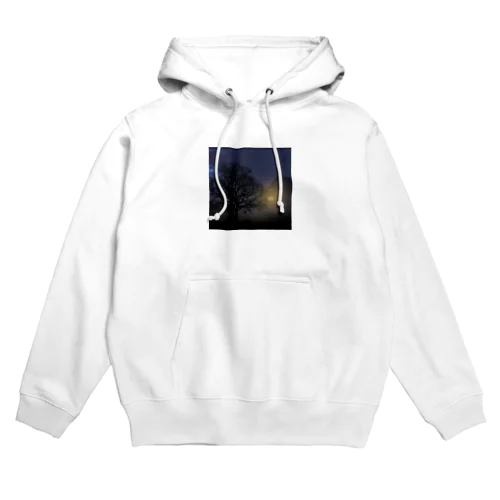 不気味な家とモンスターがいるイラストグッズ Hoodie