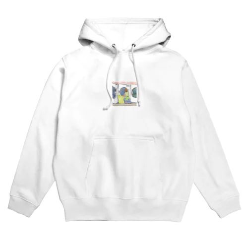 コインランドリーで覗き込む女性 Hoodie