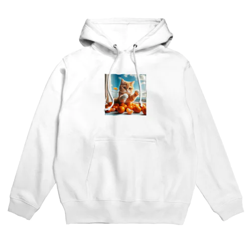 みかんと遊ぶネコ Hoodie