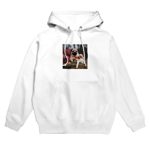 ぬいぐるみと格闘するパグ Hoodie