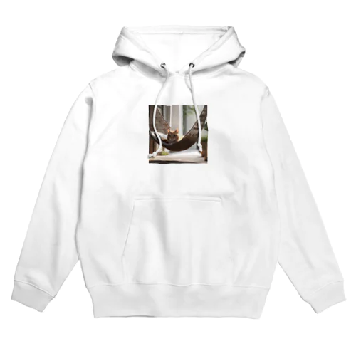 ハンモックでくつろいでいる猫 Hoodie