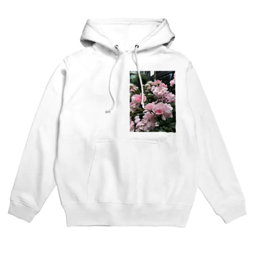 三菱一号美術館の薔薇 Hoodie