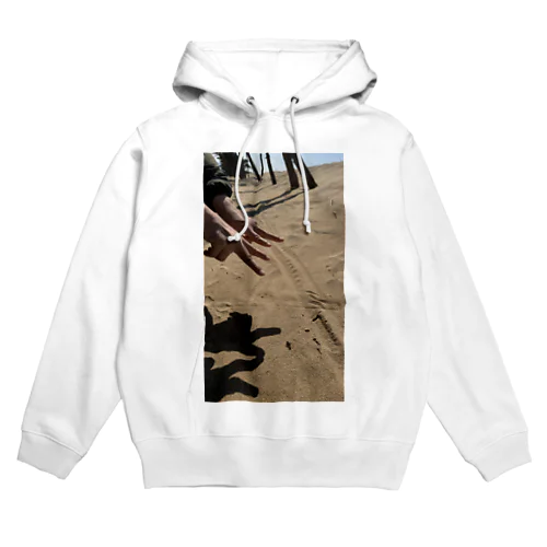 浜辺散歩で仲良しピース✌️ Hoodie