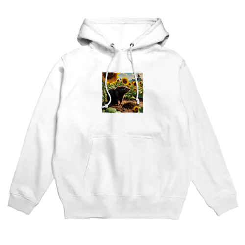 ヒマワリの根元で食事をするモグラ Hoodie