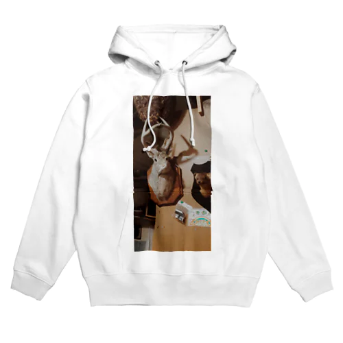 鹿の角をつけたうさぎの剥製 Hoodie