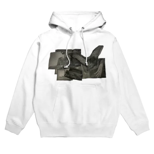 とある事件と鳥の剥製のコラージュ Hoodie