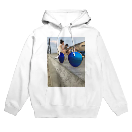 サングラスと夏休み Hoodie