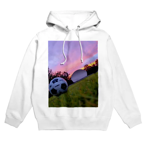 夕焼けとサッカーボール Hoodie