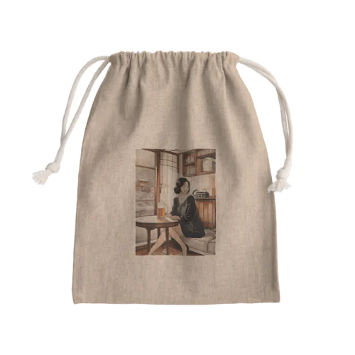 日本人女性冬ビール Mini Drawstring Bag