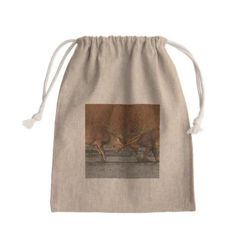 【サロベツのエゾシカ】水辺で戦う Mini Drawstring Bag