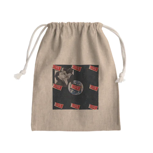 それでも愛してる Mini Drawstring Bag