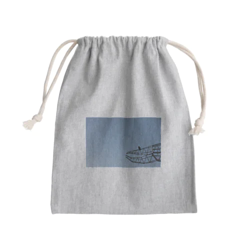 上空に群れをなして飛ぶカラス を見るカラス Mini Drawstring Bag