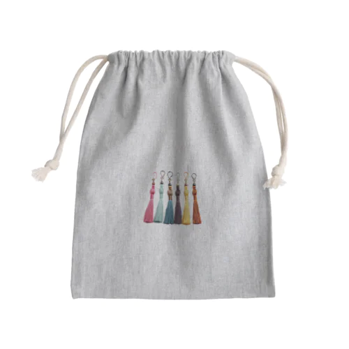 華やかなタッセル柄アイテム！Tシャツ、靴下、マグカップ、ブランケットをお見逃しなく！ Mini Drawstring Bag