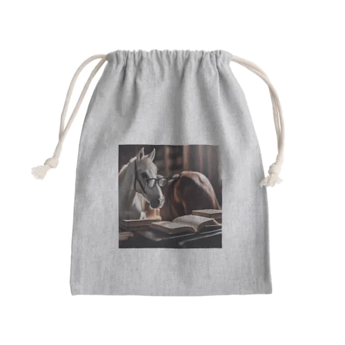 読書家の馬 Mini Drawstring Bag