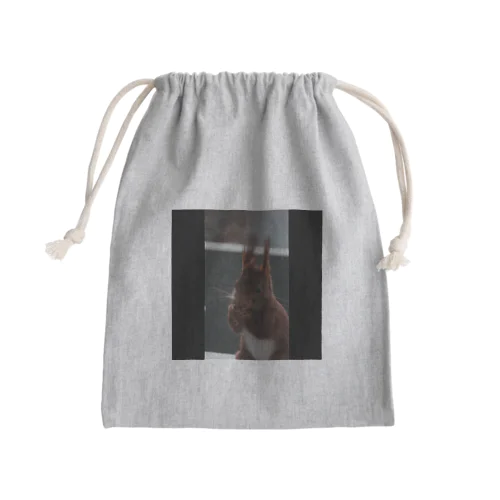 なにかを食べるリス Mini Drawstring Bag