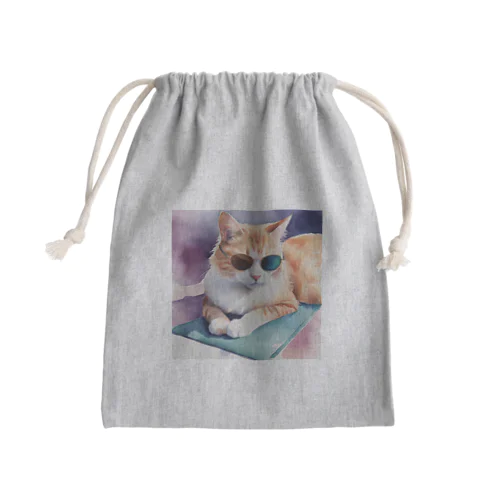 サングラス姿の猫がヨガポーズでリラックス！ Mini Drawstring Bag