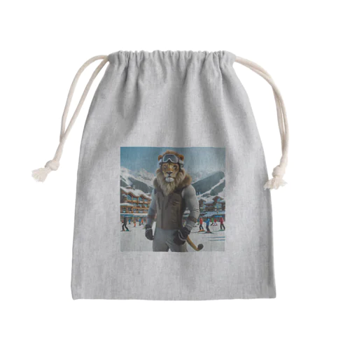 スキー場にいるライオン Mini Drawstring Bag