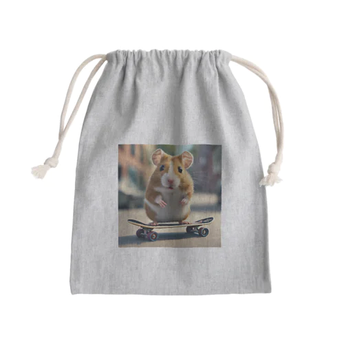 スケボーに乗るハムスター Mini Drawstring Bag