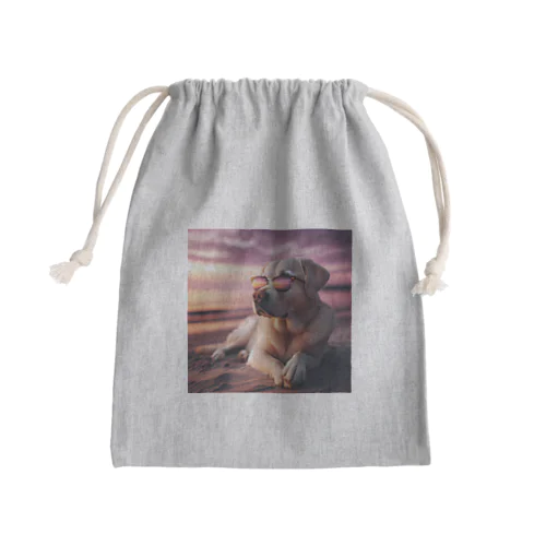 サングラスをかけた、かわいい犬 Marsa 106 Mini Drawstring Bag